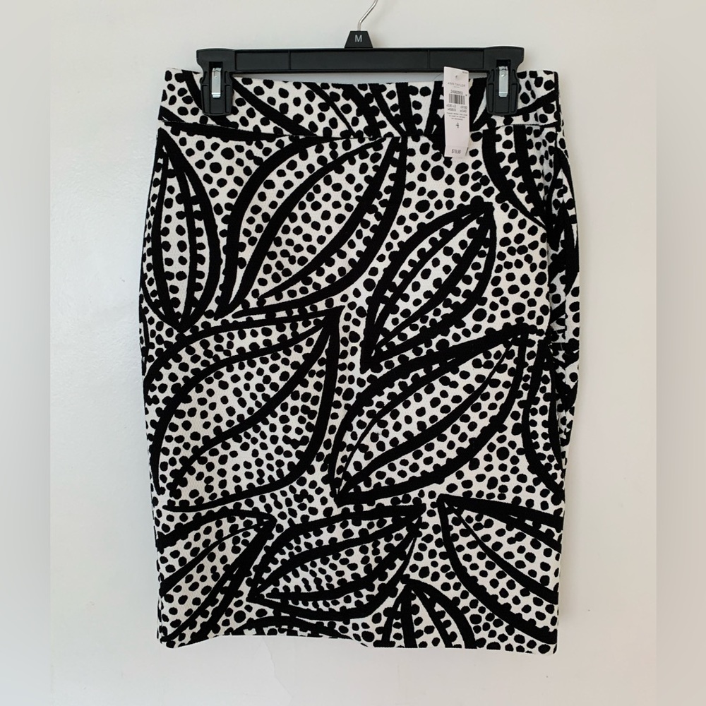 Ann Taylor pencil skirt size 4, new with tags